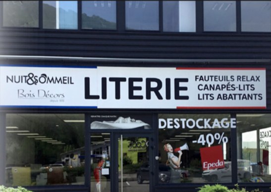 Façade du magasin Nuit & Sommeil by Bois Décors : literie, fauteuils relax, canapés-lits, lits abattants